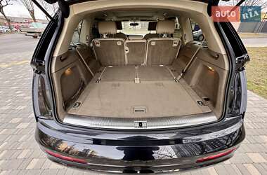 Внедорожник / Кроссовер Audi Q7 2011 в 