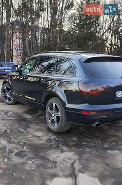 Позашляховик / Кросовер Audi Q7 2007 в 