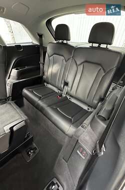 Внедорожник / Кроссовер Audi Q7 2017 в 