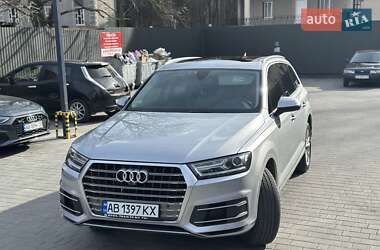 Внедорожник / Кроссовер Audi Q7 2017 в 