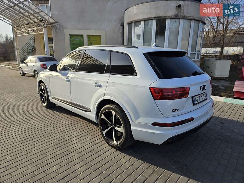 Позашляховик / Кросовер Audi Q7 2018 в Запоріжжі