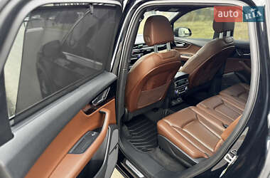 Внедорожник / Кроссовер Audi Q7 2016 в 