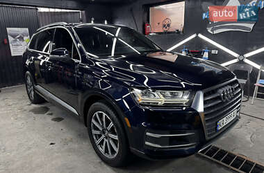 Внедорожник / Кроссовер Audi Q7 2016 в 
