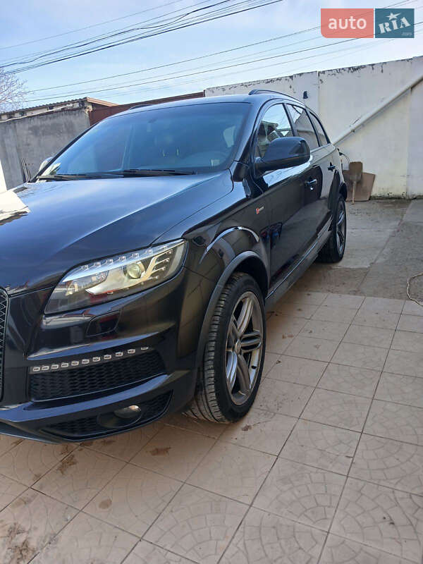 Позашляховик / Кросовер Audi Q7 2013 в Одесі