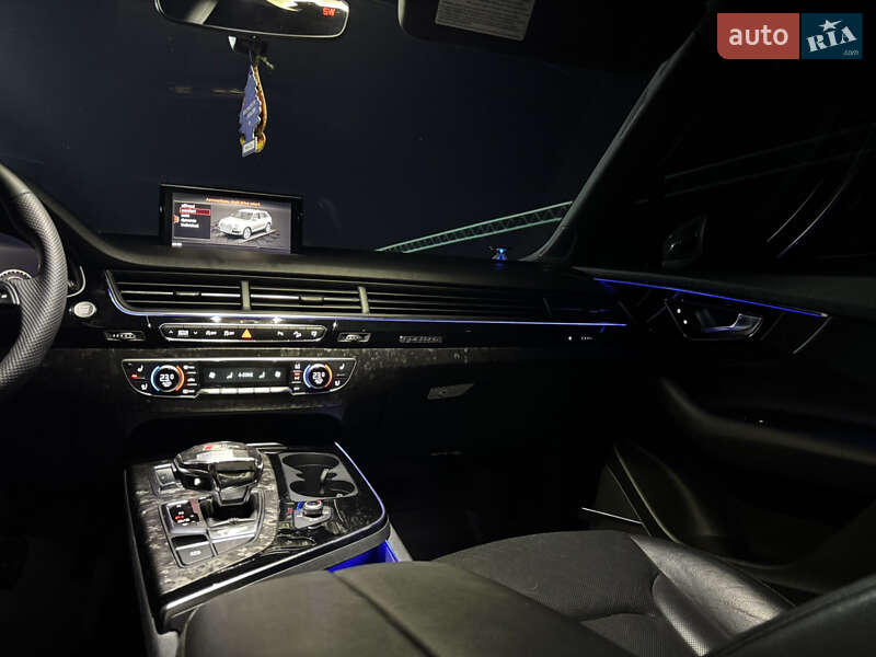 Внедорожник / Кроссовер Audi Q7 2016 в Тячеве фото 29 Внедорожник / Кроссовер Audi Q7 2016 в Тячеве