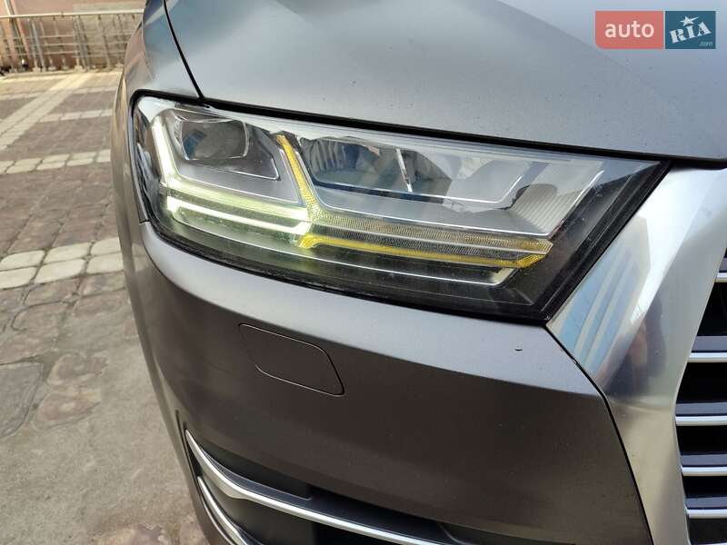 Внедорожник / Кроссовер Audi Q7 2015 в Одессе