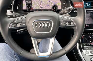 Позашляховик / Кросовер Audi Q7 2023 в 