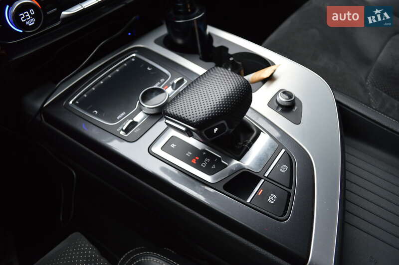 Позашляховик / Кросовер Audi Q7 2018 в Львові