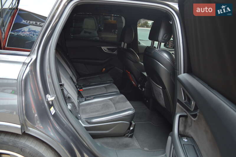 Позашляховик / Кросовер Audi Q7 2018 в Львові