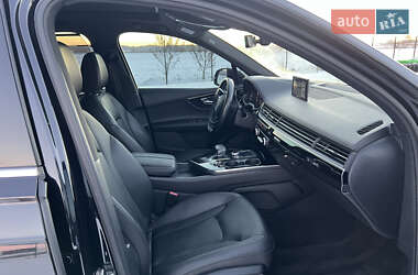 Внедорожник / Кроссовер Audi Q7 2016 в 