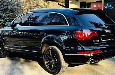 Позашляховик / Кросовер Audi Q7 2015 в Києві