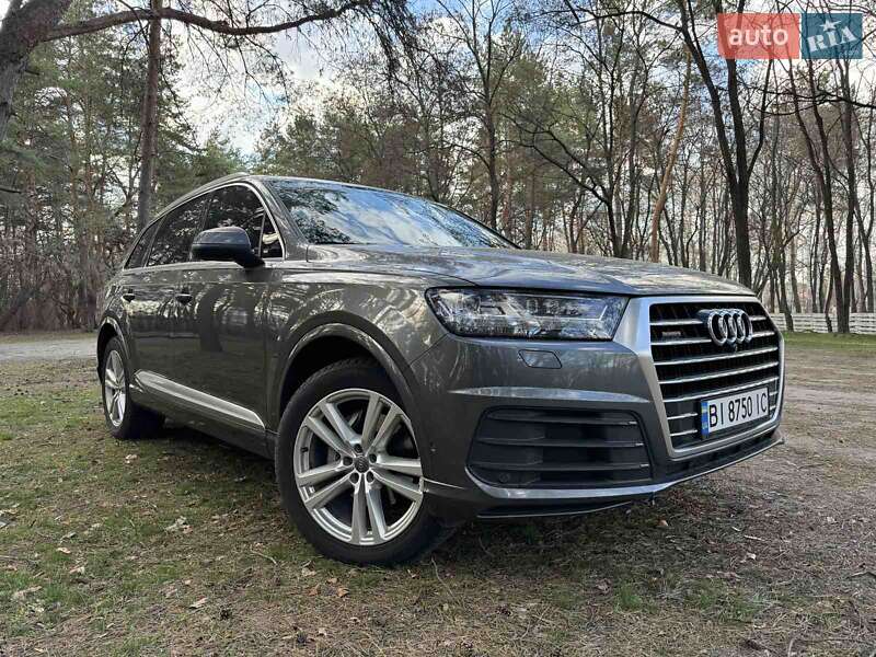 Внедорожник / Кроссовер Audi Q7 2015 в Полтаве