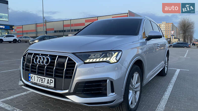 Внедорожник / Кроссовер Audi Q7 2022 в 