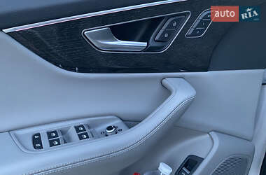 Внедорожник / Кроссовер Audi Q7 2022 в 