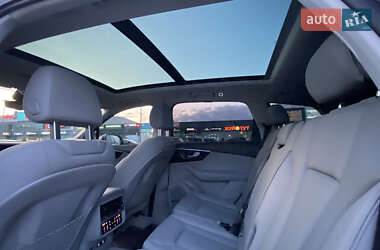 Внедорожник / Кроссовер Audi Q7 2022 в 