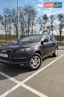 Внедорожник / Кроссовер Audi Q7 2006 в 