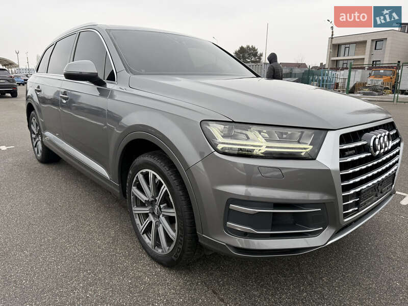 Позашляховик / Кросовер Audi Q7 2016 в Полтаві