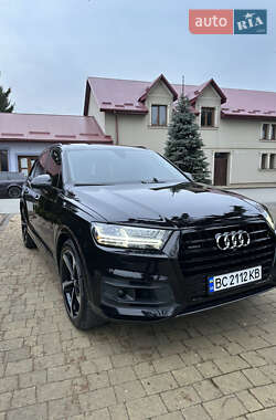 Позашляховик / Кросовер Audi Q7 2019 в 