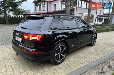Позашляховик / Кросовер Audi Q7 2019 в 