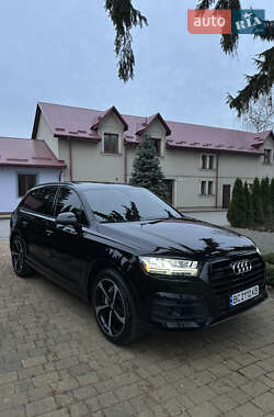 Позашляховик / Кросовер Audi Q7 2019 в 