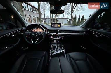 Позашляховик / Кросовер Audi Q7 2019 в 