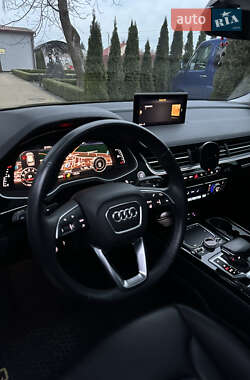 Позашляховик / Кросовер Audi Q7 2019 в 