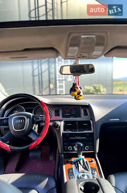 Внедорожник / Кроссовер Audi Q7 2007 в 