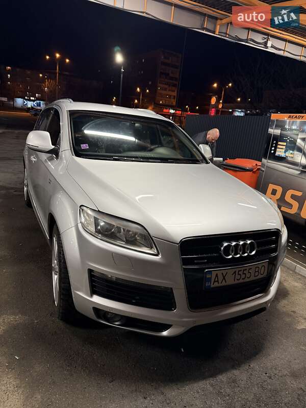 Внедорожник / Кроссовер Audi Q7 2008 в 