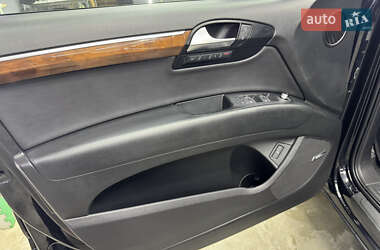 Внедорожник / Кроссовер Audi Q7 2012 в 