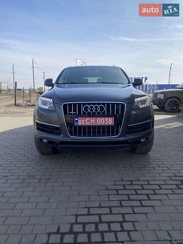 Внедорожник / Кроссовер Audi Q7 2012 в 