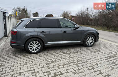 Внедорожник / Кроссовер Audi Q7 2018 в 