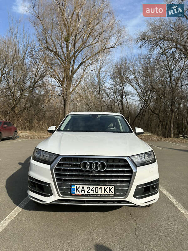 Внедорожник / Кроссовер Audi Q7 2016 в Киеве