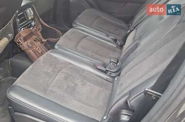Внедорожник / Кроссовер Audi Q7 2015 в 