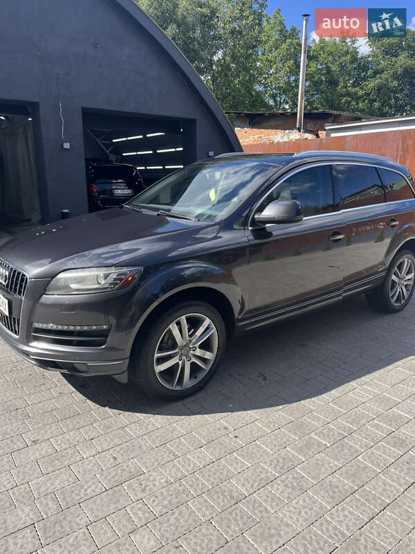Внедорожник / Кроссовер Audi Q7 2010 в 