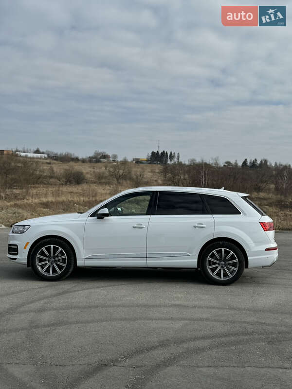 Внедорожник / Кроссовер Audi Q7 2019 в Трускавце