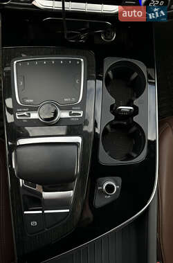 Позашляховик / Кросовер Audi Q7 2019 в 