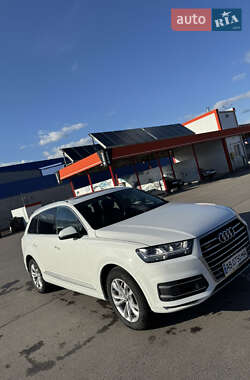 Позашляховик / Кросовер Audi Q7 2019 в 