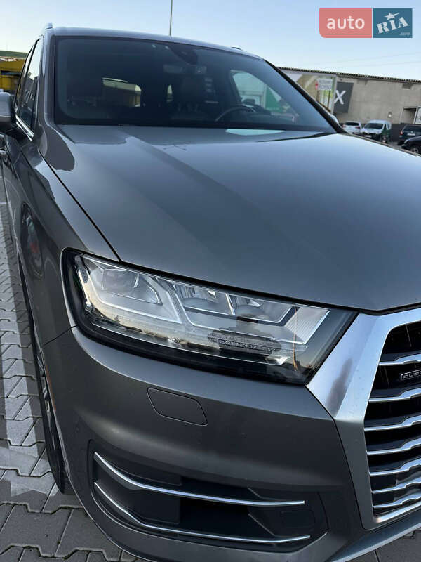 Позашляховик / Кросовер Audi Q7 2016 в Тернополі