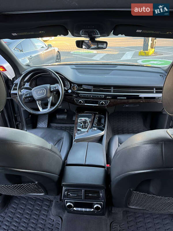 Позашляховик / Кросовер Audi Q7 2016 в Тернополі