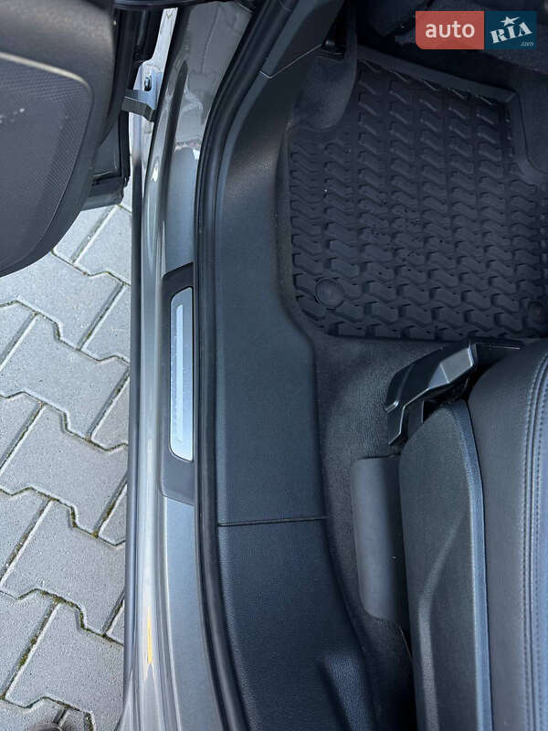 Позашляховик / Кросовер Audi Q7 2016 в Тернополі