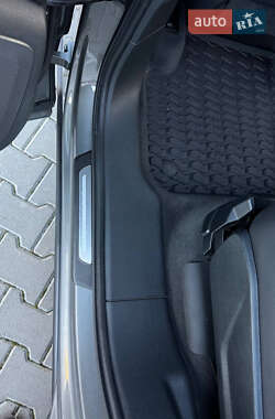 Внедорожник / Кроссовер Audi Q7 2016 в 