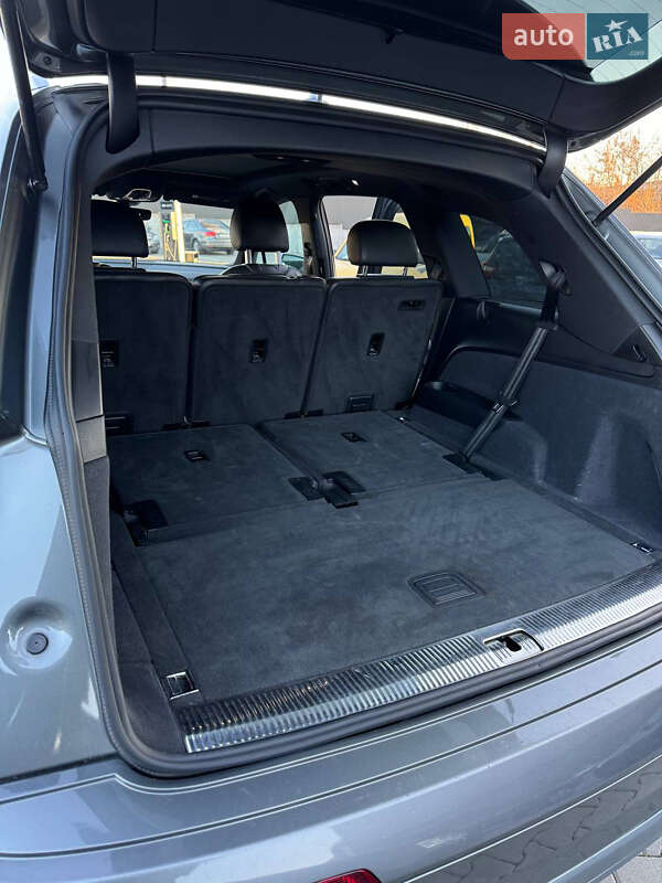 Позашляховик / Кросовер Audi Q7 2016 в Тернополі