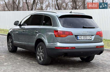 Внедорожник / Кроссовер Audi Q7 2006 в Днепре