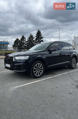 Внедорожник / Кроссовер Audi Q7 2016 в 