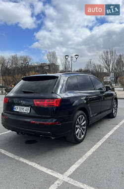 Внедорожник / Кроссовер Audi Q7 2016 в 