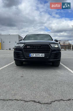Внедорожник / Кроссовер Audi Q7 2016 в 