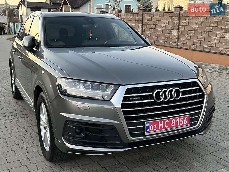 Внедорожник / Кроссовер Audi Q7 2015 в Ровно
