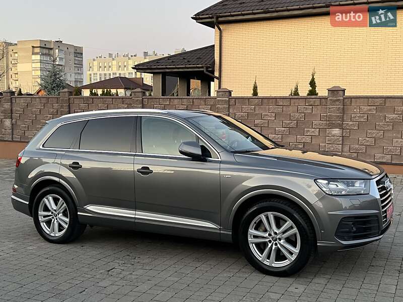 Внедорожник / Кроссовер Audi Q7 2015 в Ровно