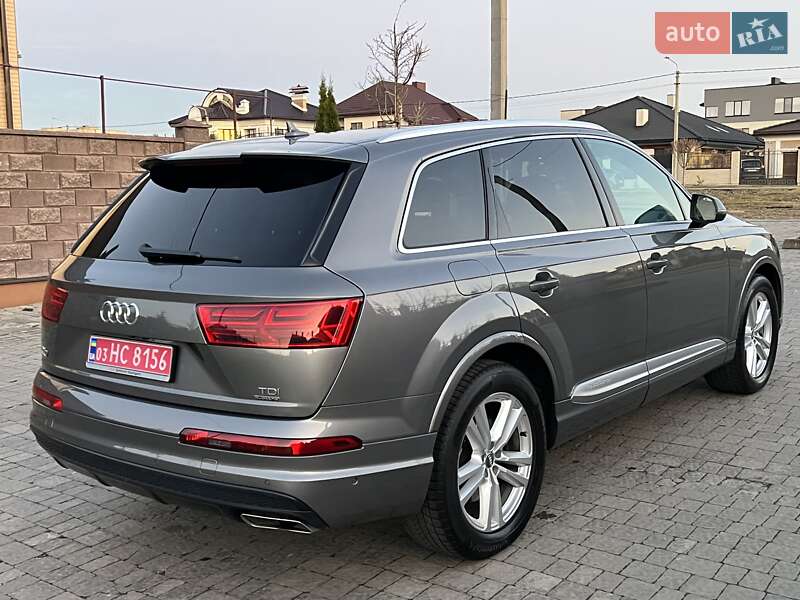 Внедорожник / Кроссовер Audi Q7 2015 в Ровно