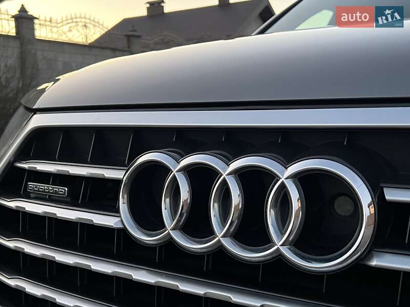 Внедорожник / Кроссовер Audi Q7 2015 в Ровно